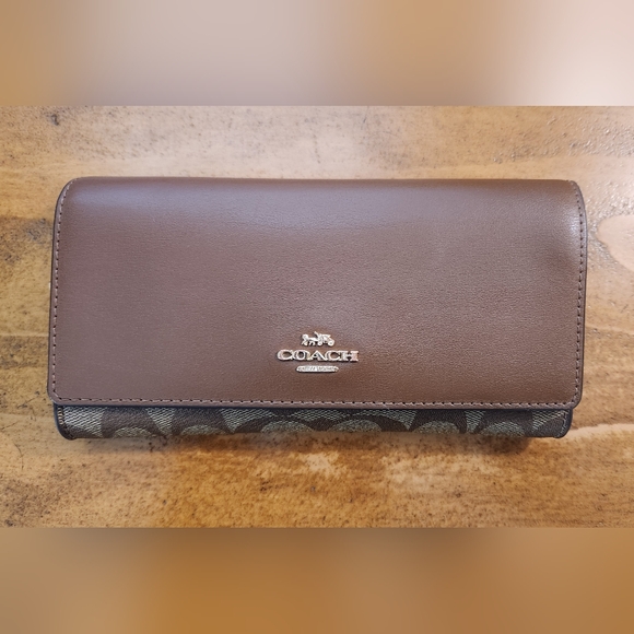 COACH Signature Canvas Trifold Wallet - Picture 4 of 6